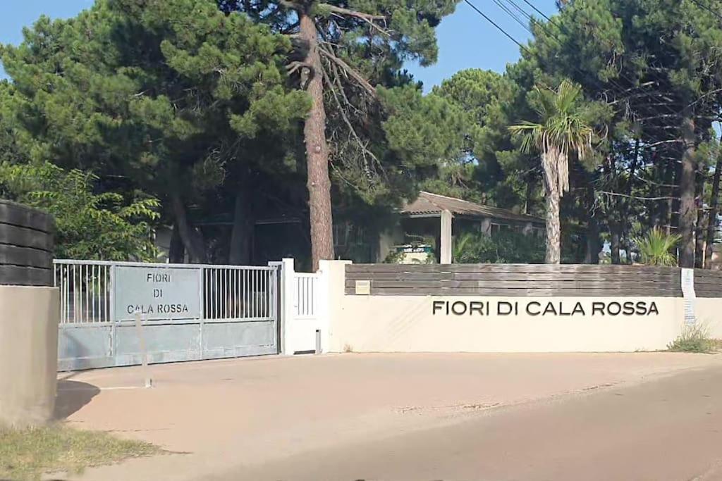 Fiori Di Cala Rossa Appartement T3 Dans Residence Hotelliere Chez Virginie Lecci Extérieur photo
